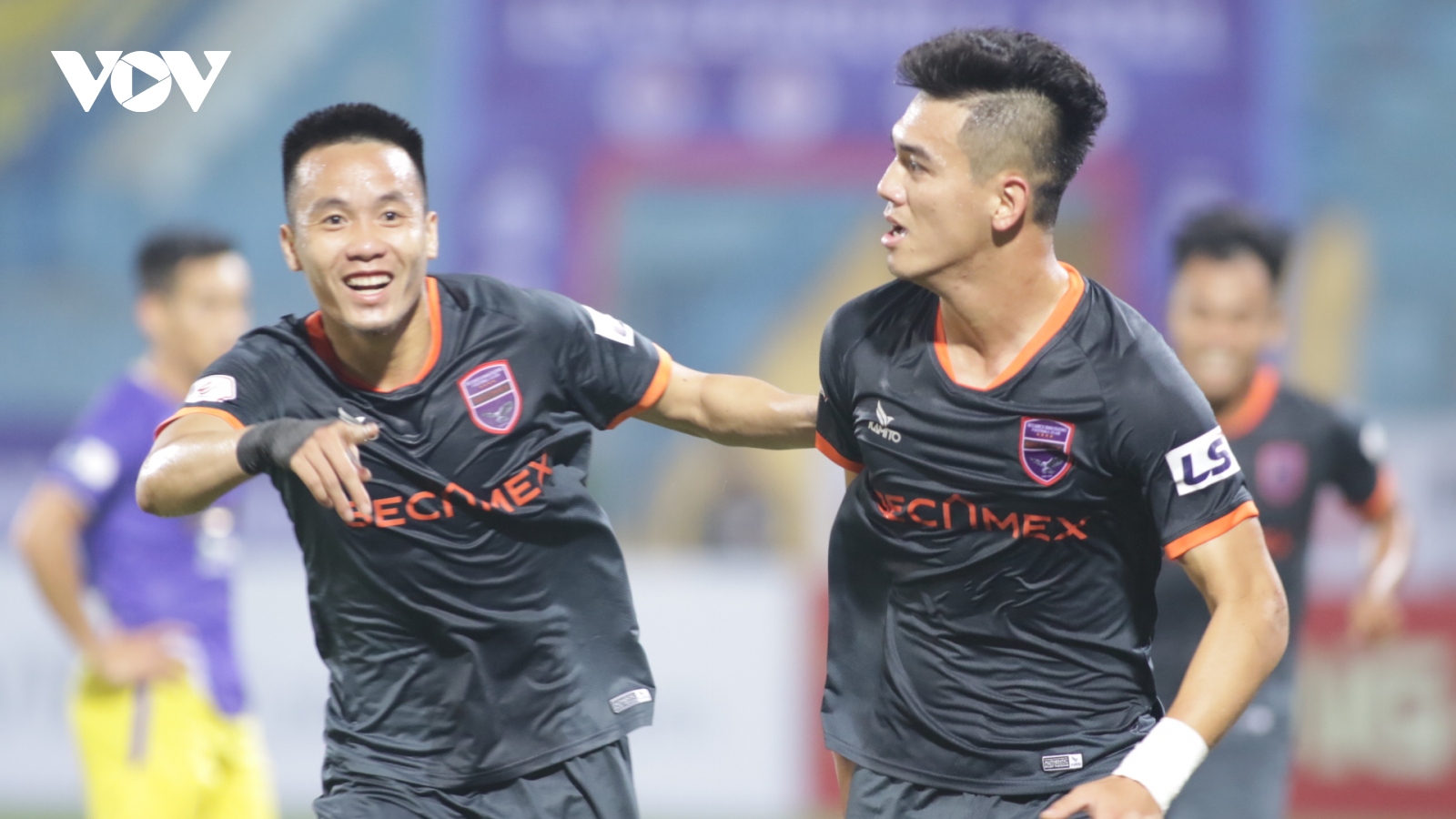 Toàn cảnh Hà Nội FC 1-2 Bình Dương: Màn lội ngược dòng "khó tin"
